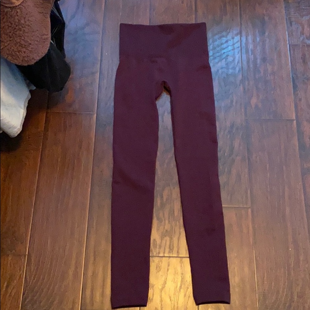 leggings/ yoga pants
